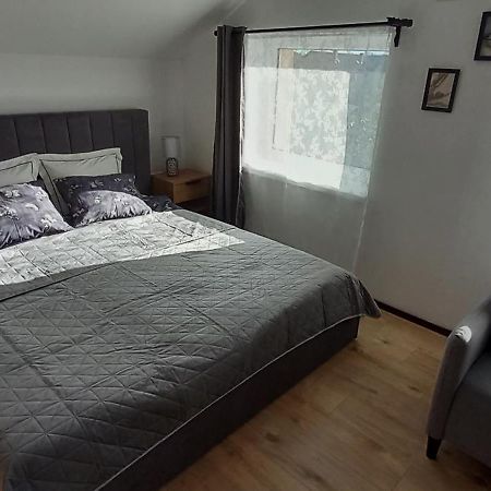Airportone Apartment Вечеш Екстериор снимка
