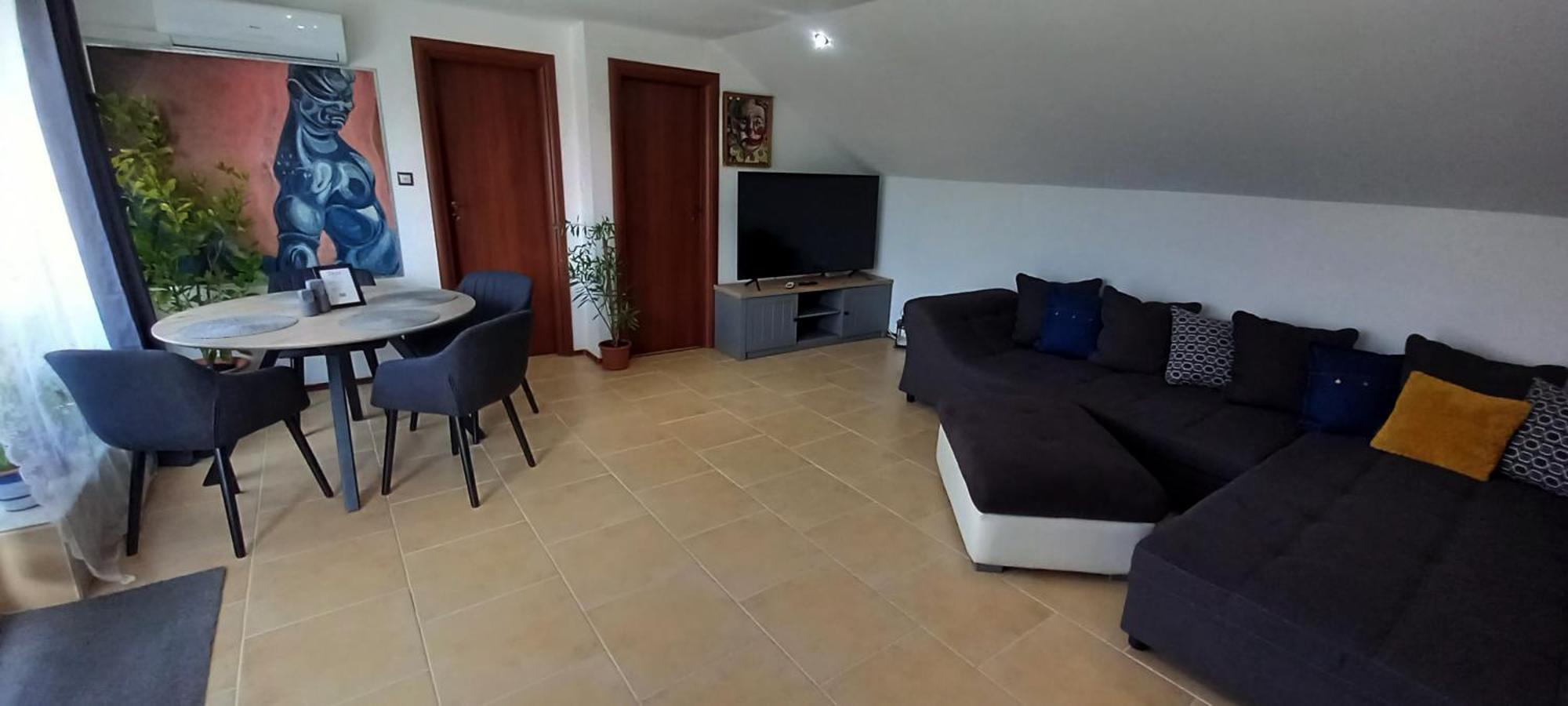 Airportone Apartment Вечеш Екстериор снимка