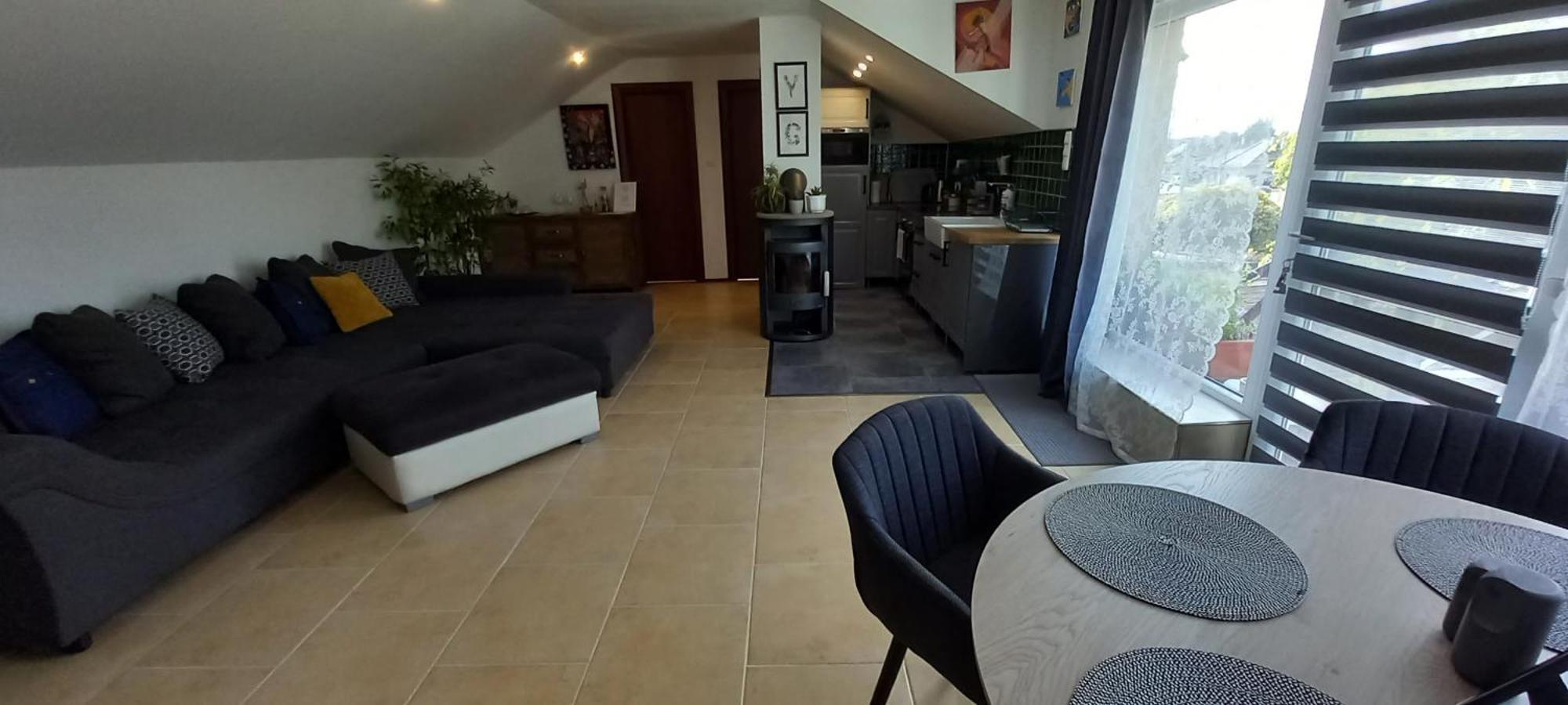 Airportone Apartment Вечеш Екстериор снимка