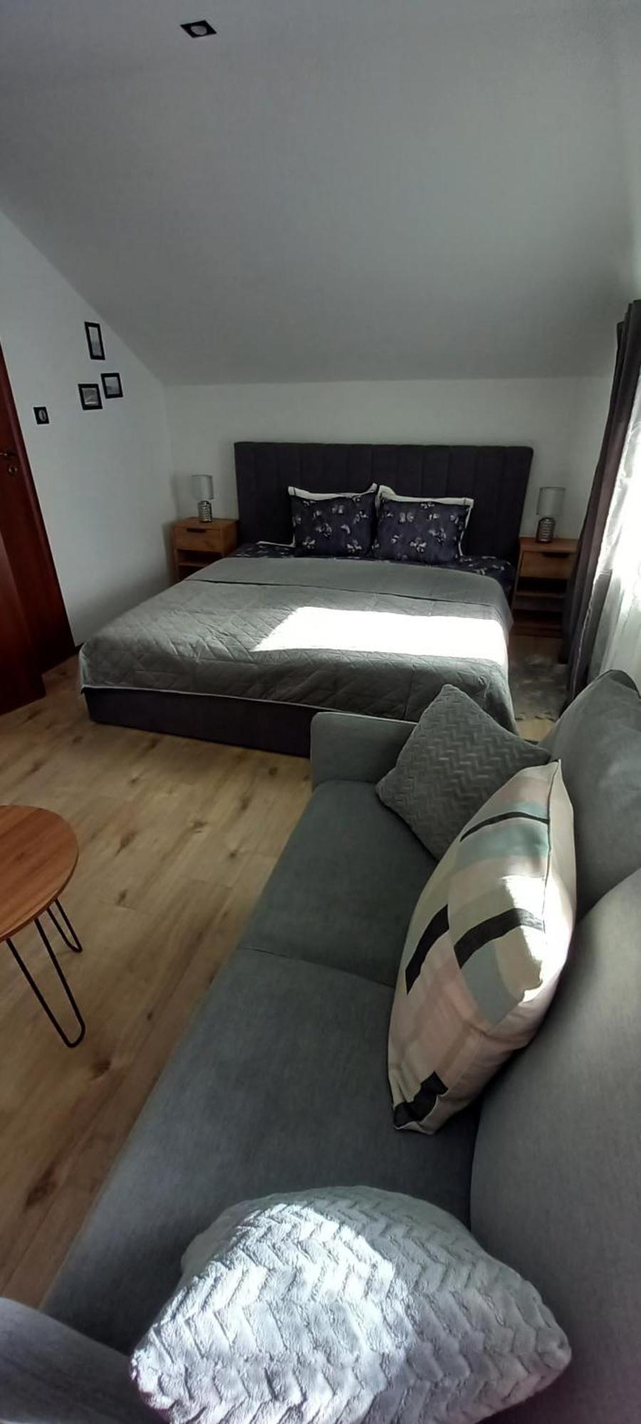 Airportone Apartment Вечеш Екстериор снимка